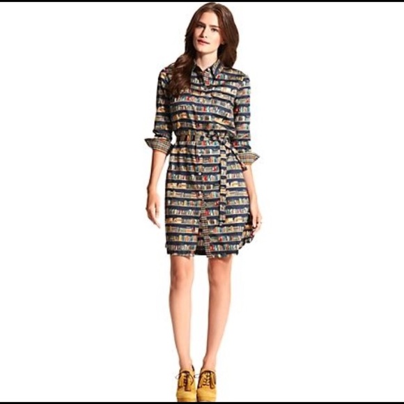 Tommy Hilfiger Book print Dress Size Medium - Picture 2 of 4